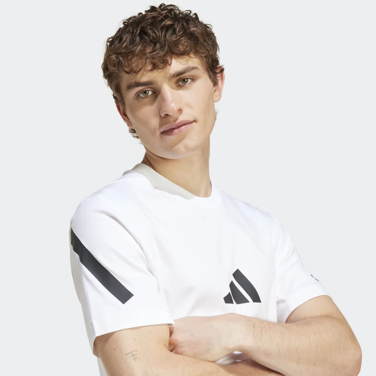6703d9e3b4723JE3078_9_APPAREL_On_Model_Detail_View_2_grey