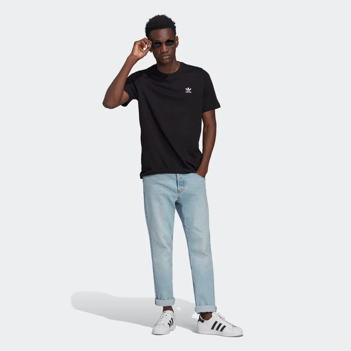 gn3416_app_on-model_walking_gradient-huge-665753e17c1e3