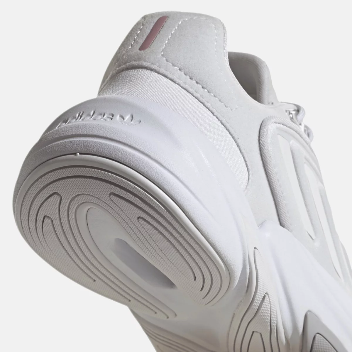 gw0612_9_footwear_photography_detail-view-2_transparent-huge-66581fdd8ad3c