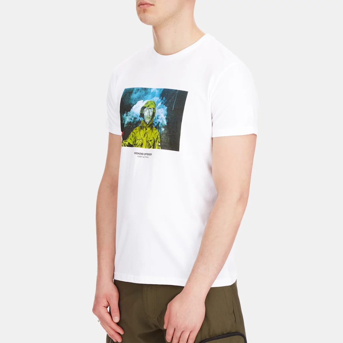 ss21_ptss21_03_fusse_white_model_angle-huge-6657609c5ea0d