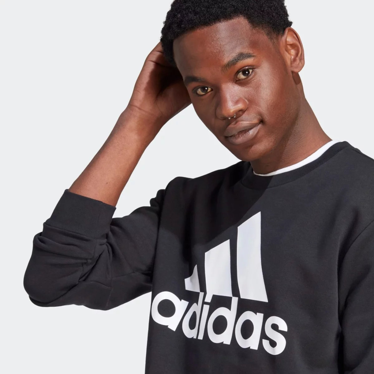 ib3995_7_apparel_on-model_detail-view-1_grey-huge-6657a7e7b4462