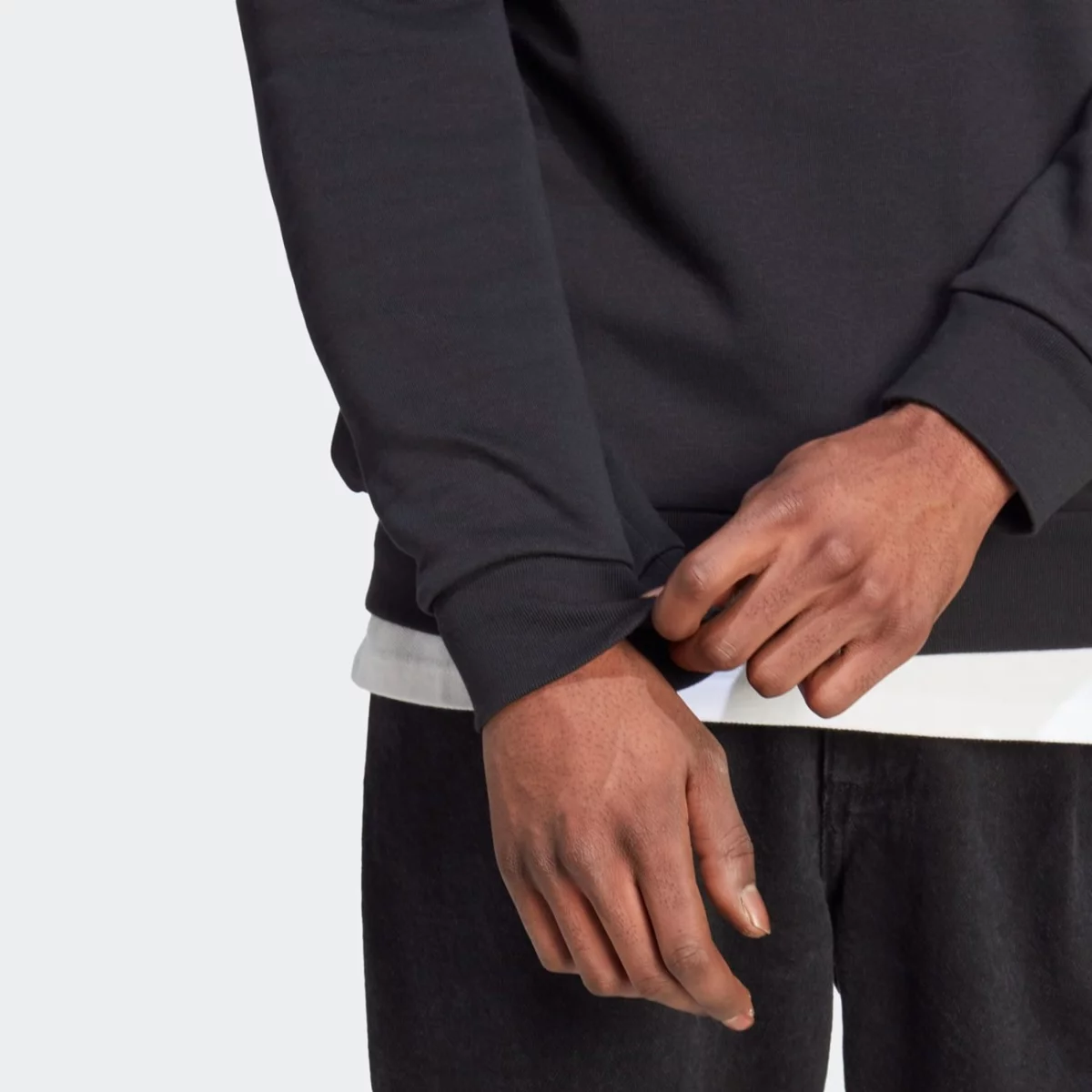 ib3995_8_apparel_on-model_detail-view-2_grey-huge-6657a7e978023