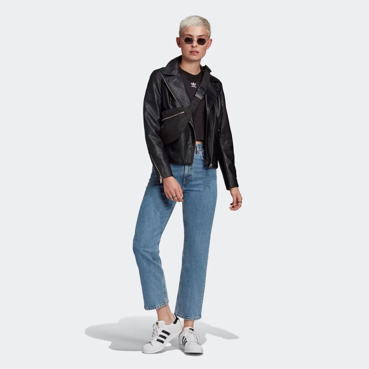 gn2802_app_on-model_standard-outfit_gradient-huge-6657558faf374