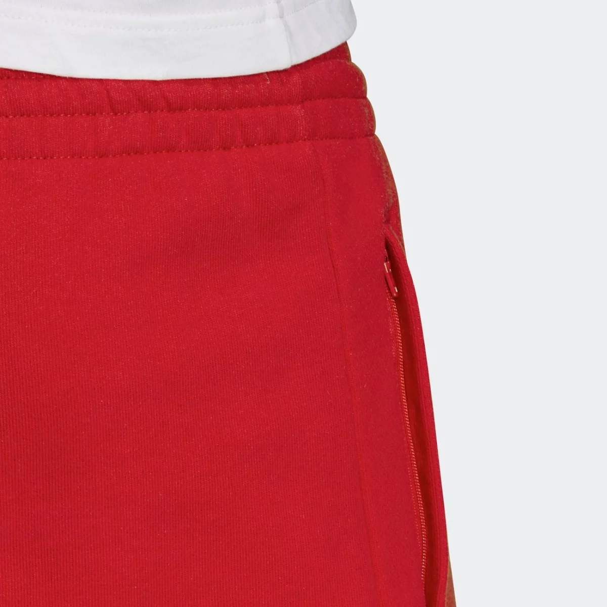 gd2556_app_on-model_detail-2_gradient-huge-665755b857dfa