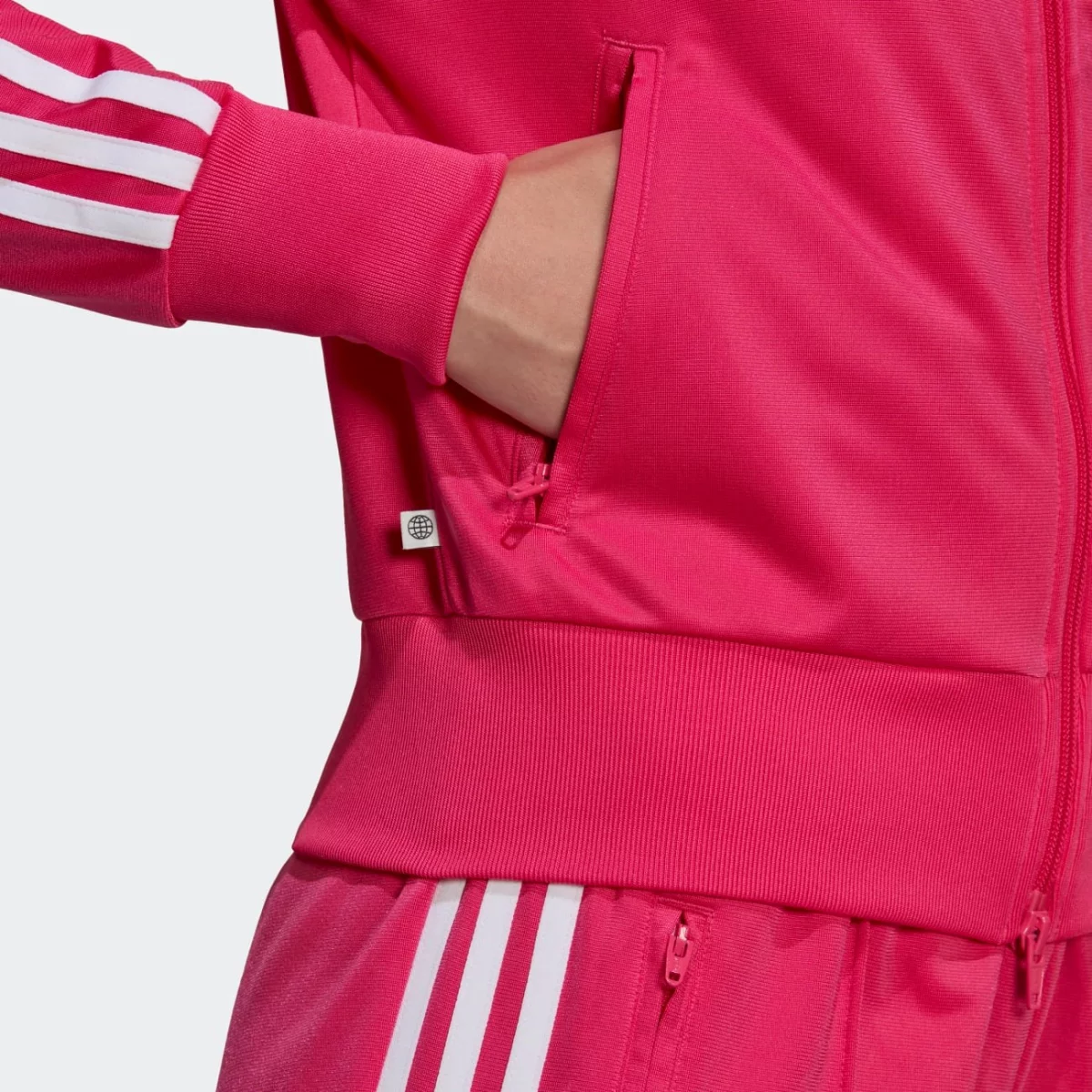 hg3787_8_apparel_on-model_detail-view-2_grey-huge-66577600b3eb2