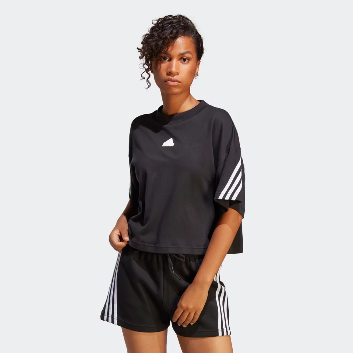 ht4695_3_apparel_on-model_standard-view_grey-huge-6657a0f2aabd6