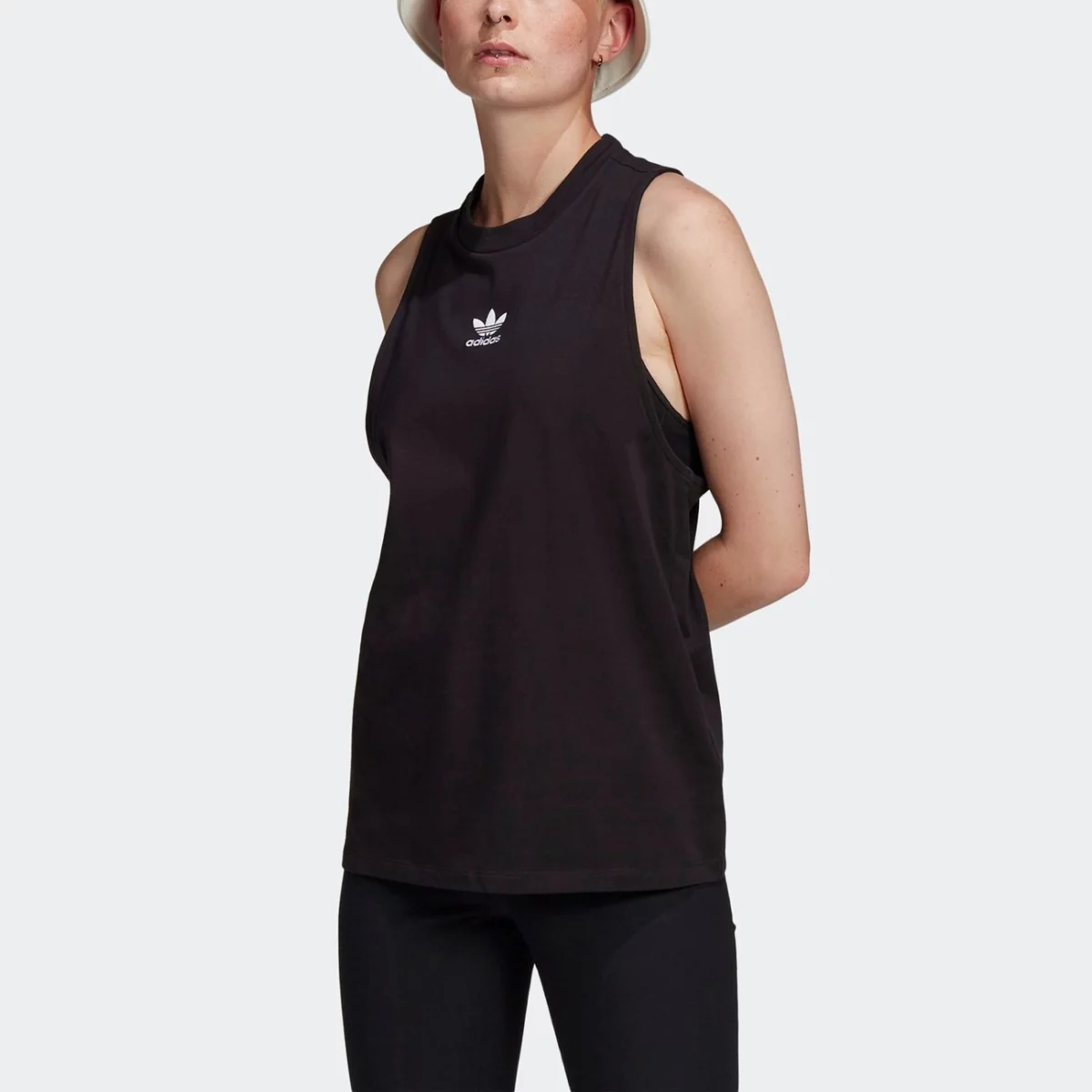 gn2884_app_on-model_front_gradient-huge-66575531a8331
