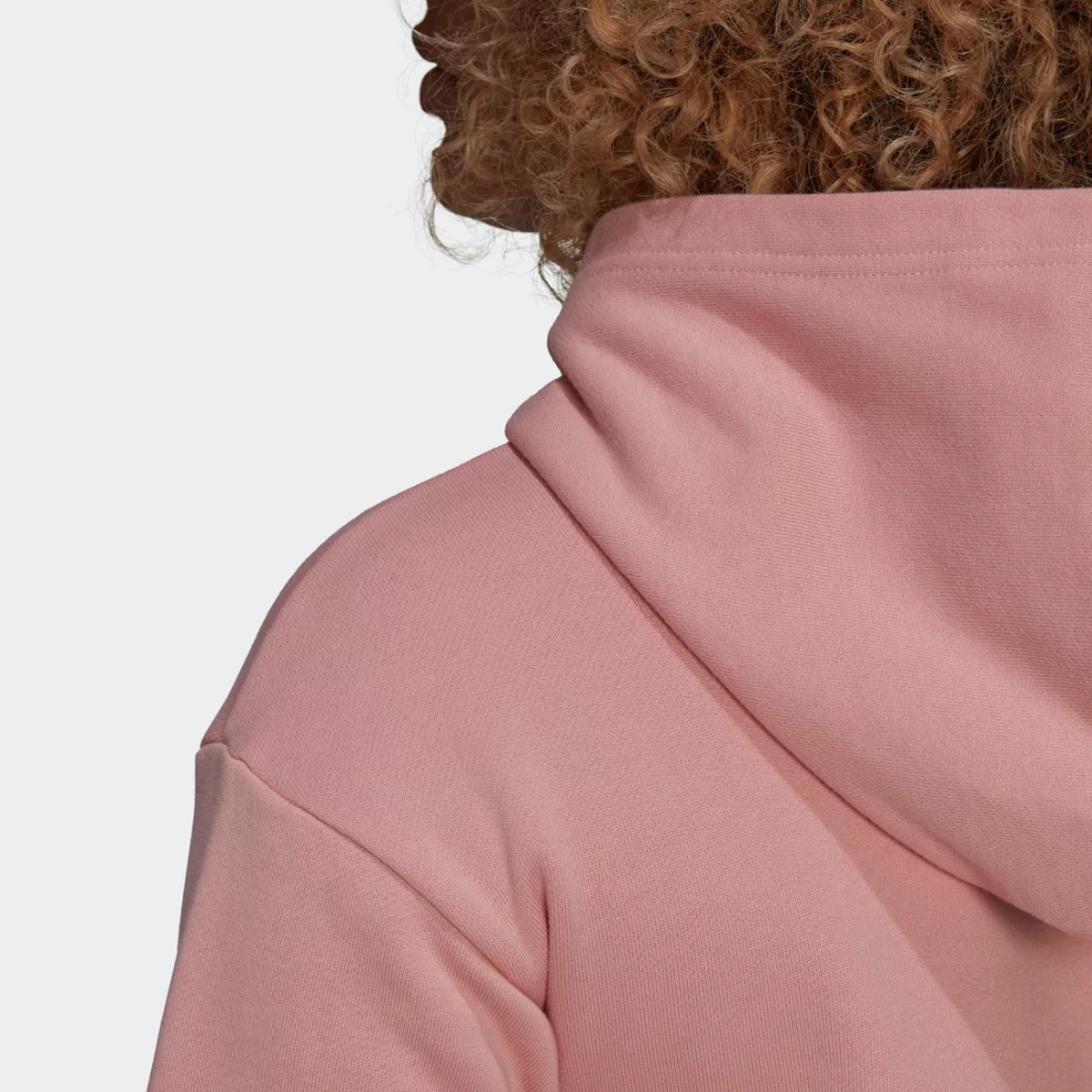 he6884_app_on-model_detail-3_gradient-huge-665777104231d