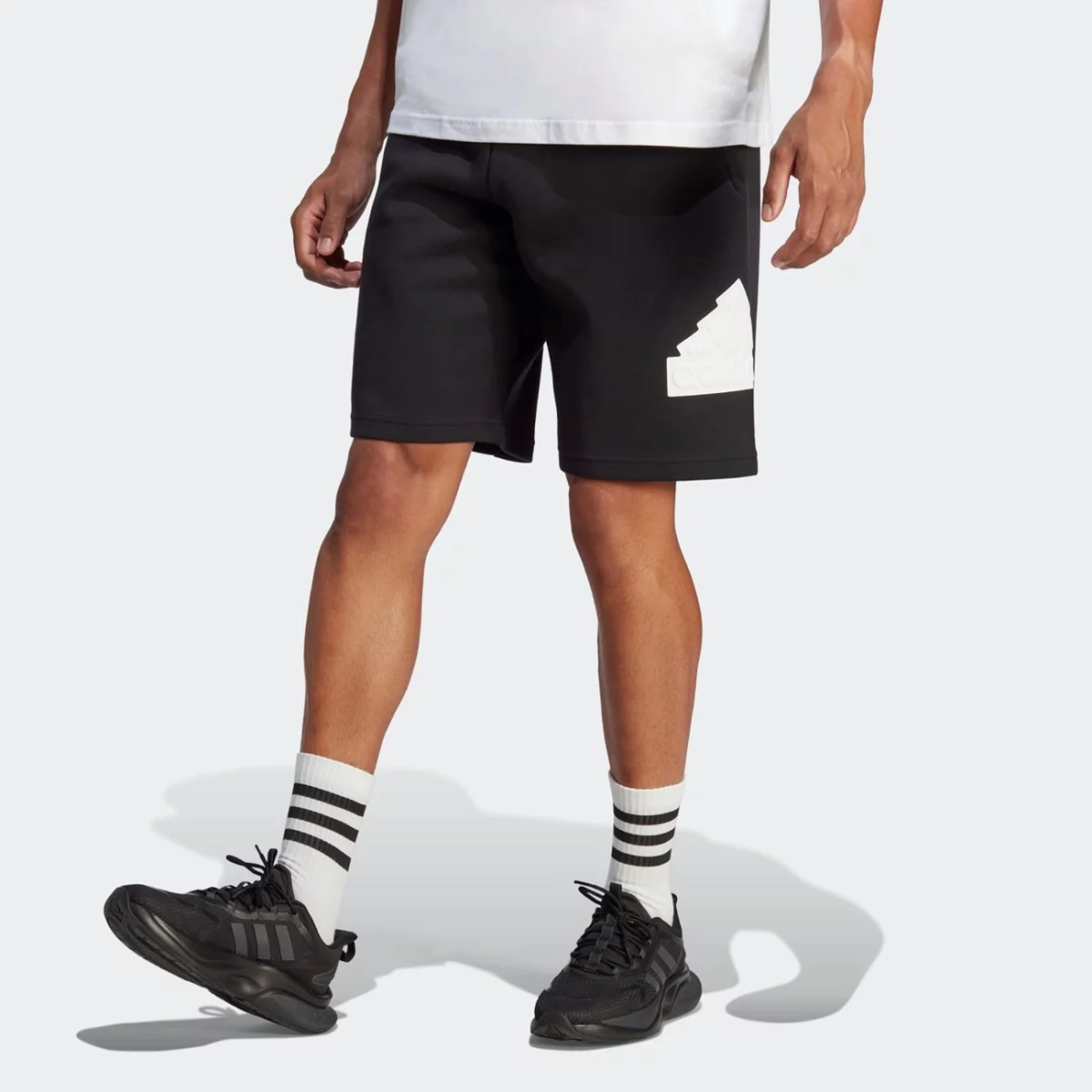 ic3737_3_apparel_on-model_standard-view_grey-huge-6657a0674067a