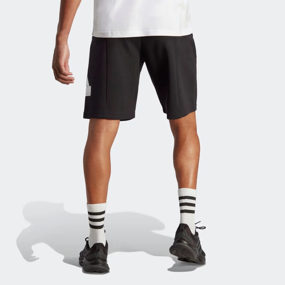 ic3737_4_apparel_on-model_back-view_grey-huge-6657a06898c84