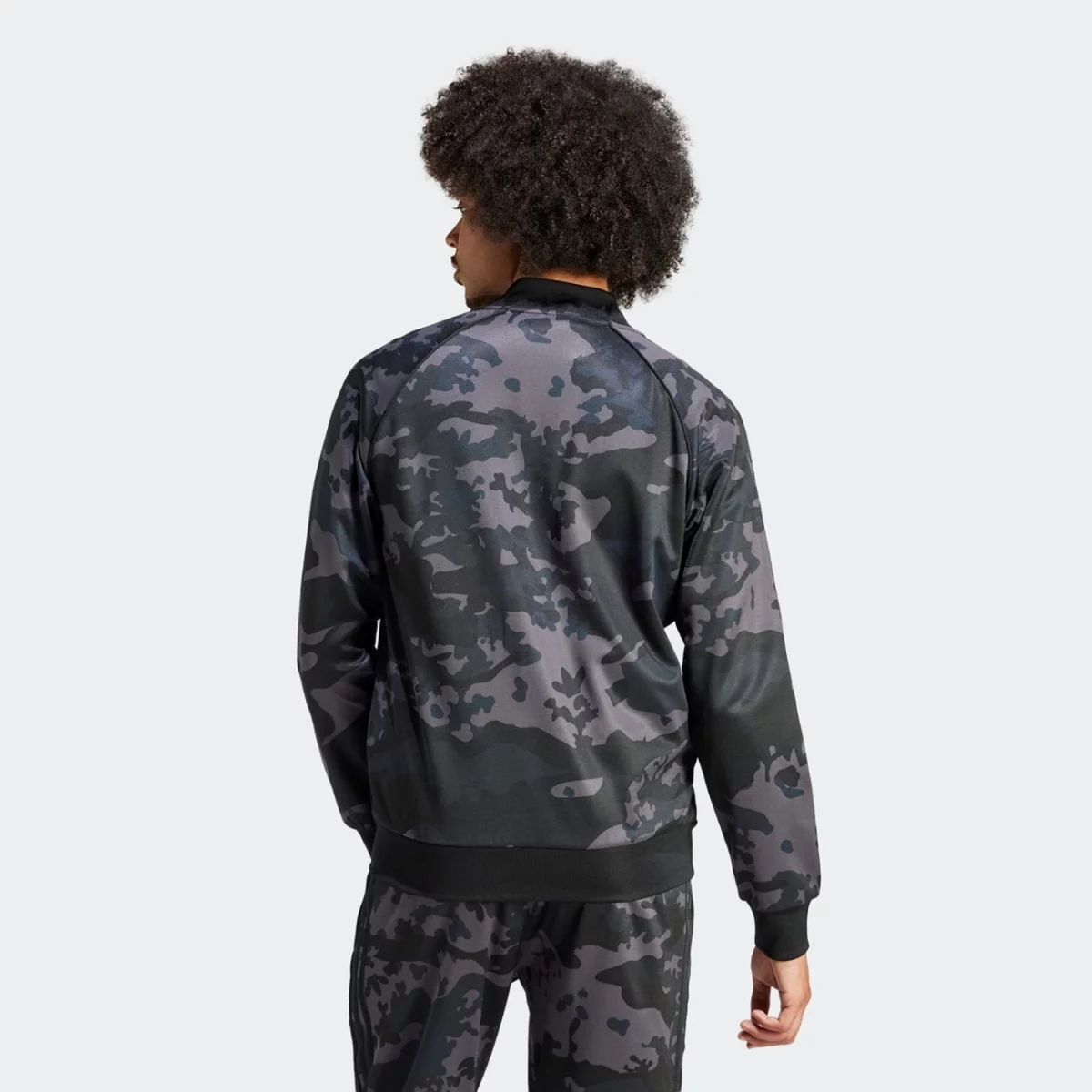 is0252_5_apparel_on-model_back-view_grey-huge-6657b16bb8937