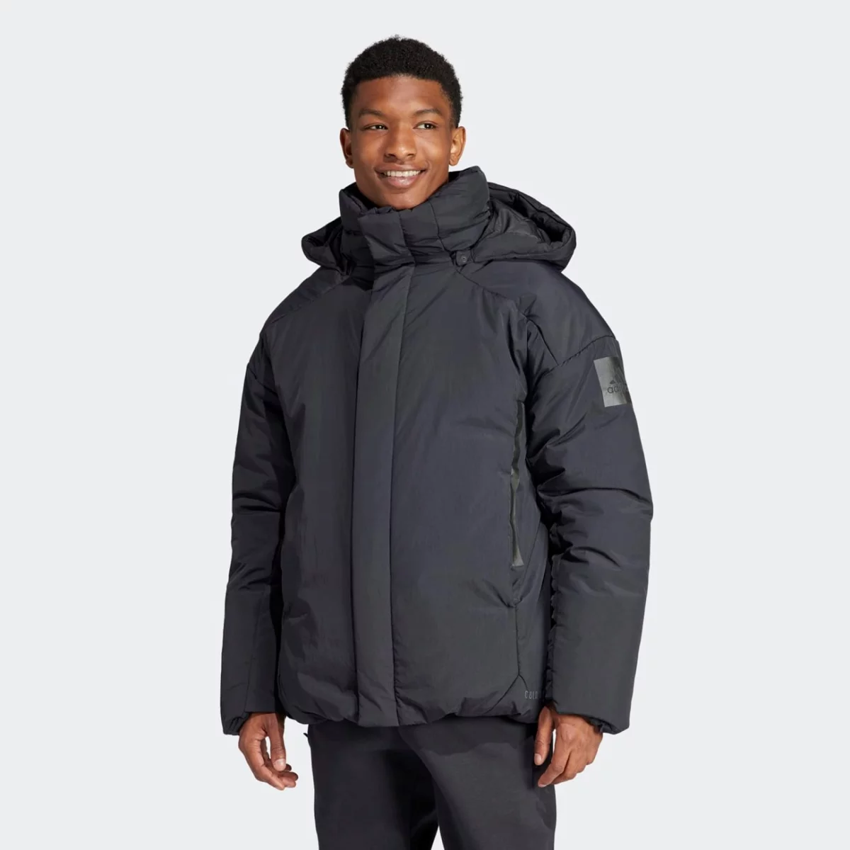 ik3118_3_apparel_on-model_standard-view_grey-huge-6657a667050c1