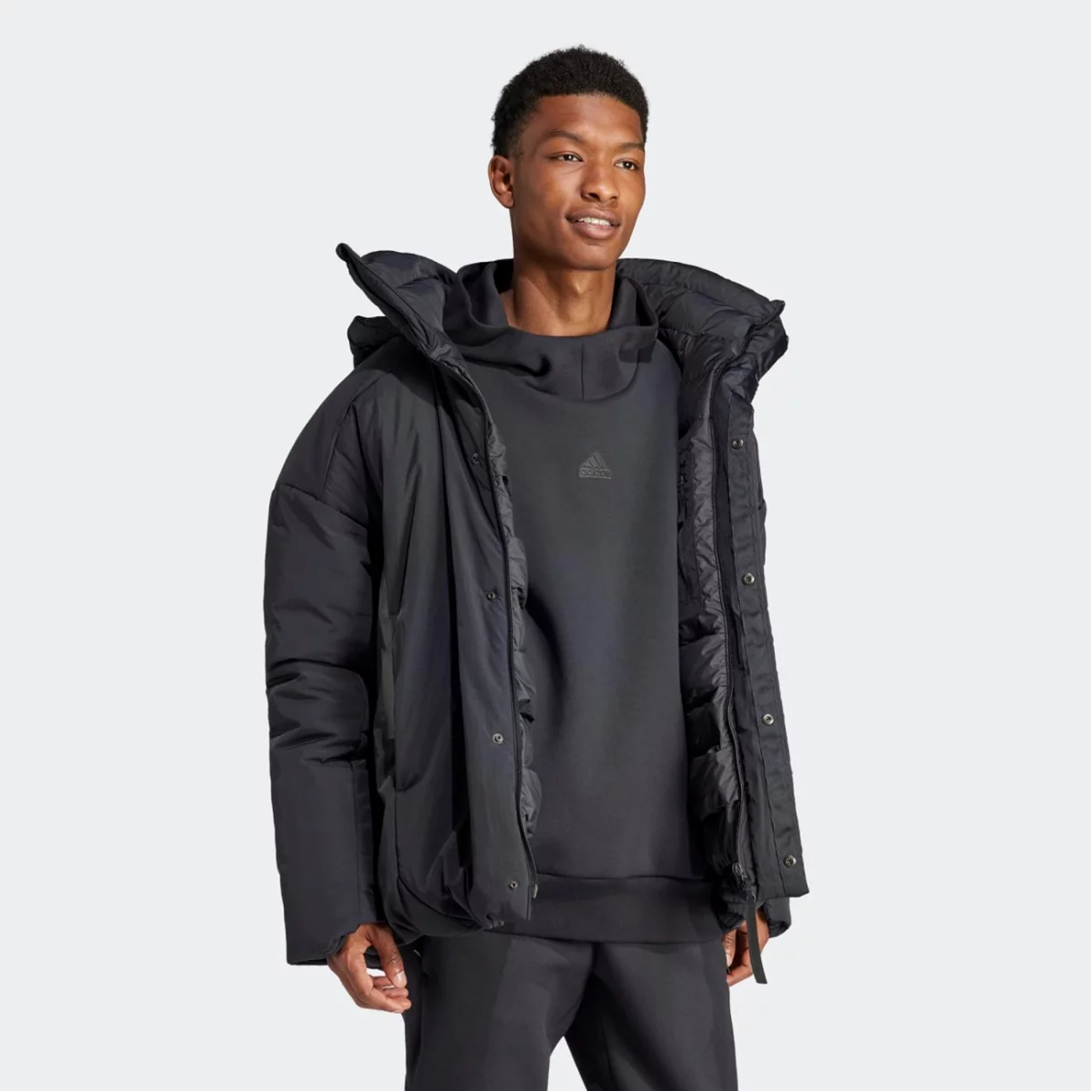 ik3118_7_apparel_on-model_walking-view_grey-huge-6657a66b86ed6
