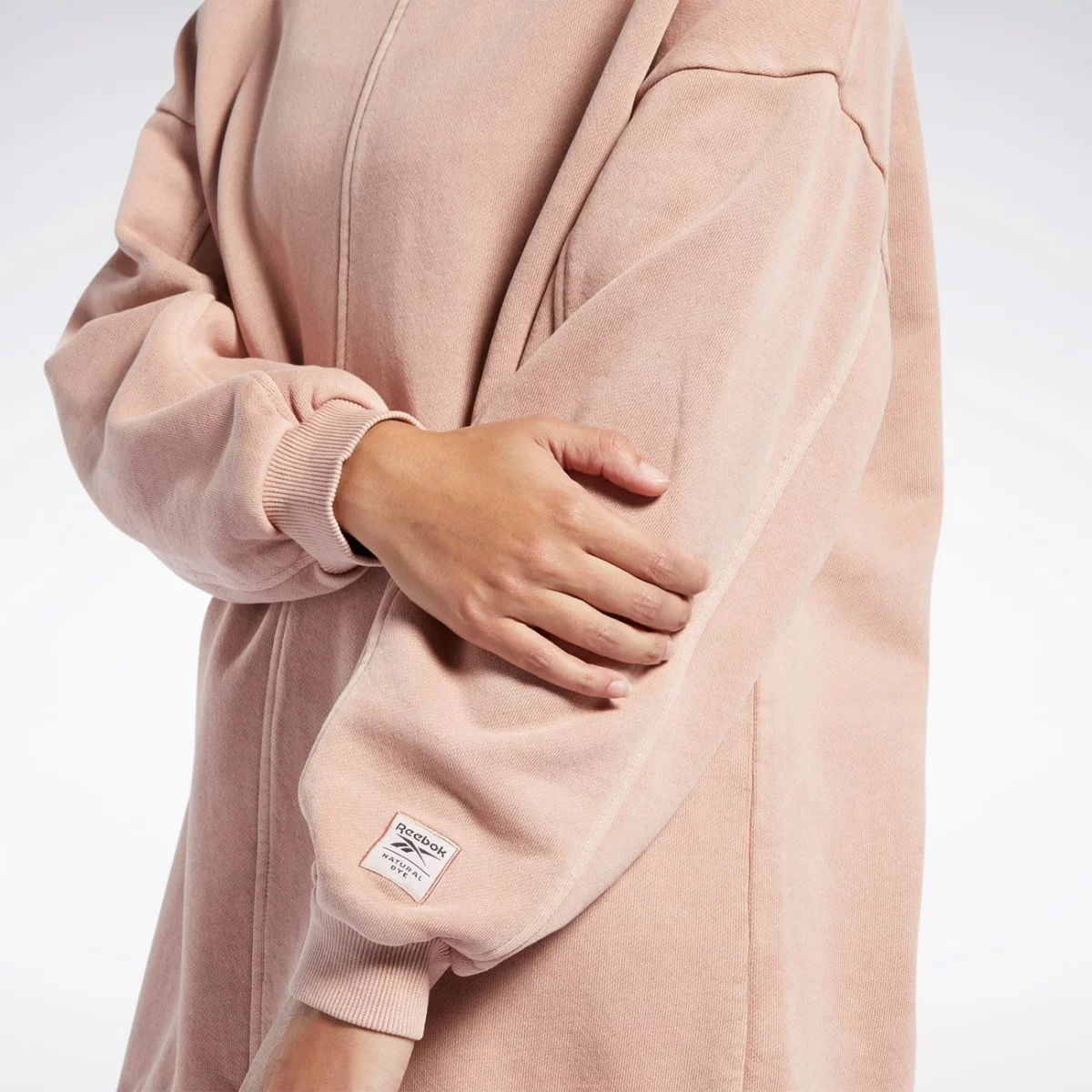 h46791_app_on-model_detail-1_gradient-huge-6657790566b4d