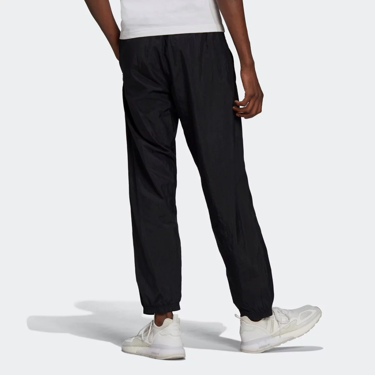 h37738_app_on-model_back_gradient-huge-665765474d324