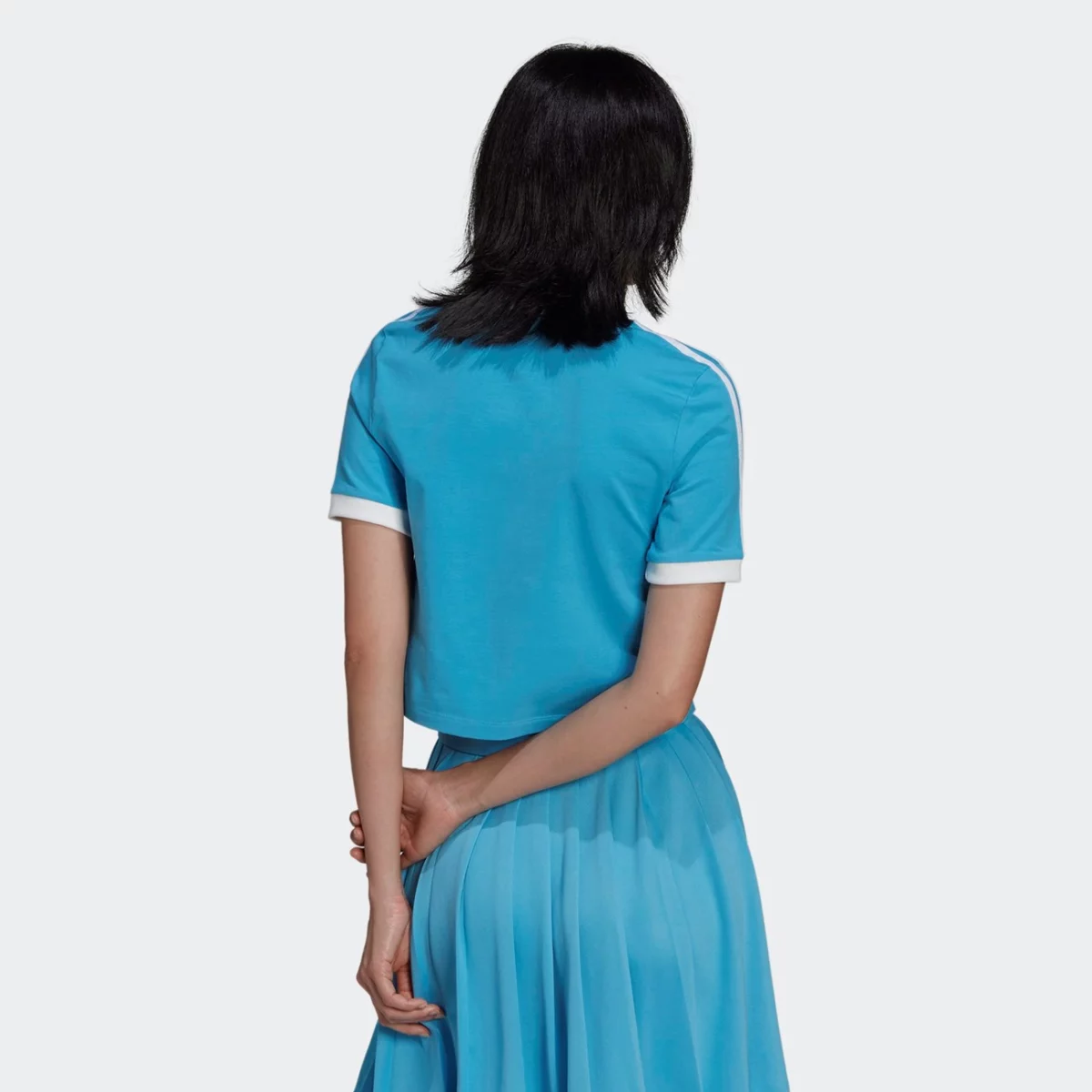 hc2035_app_on-model_back_gradient-huge-665779cd65c59
