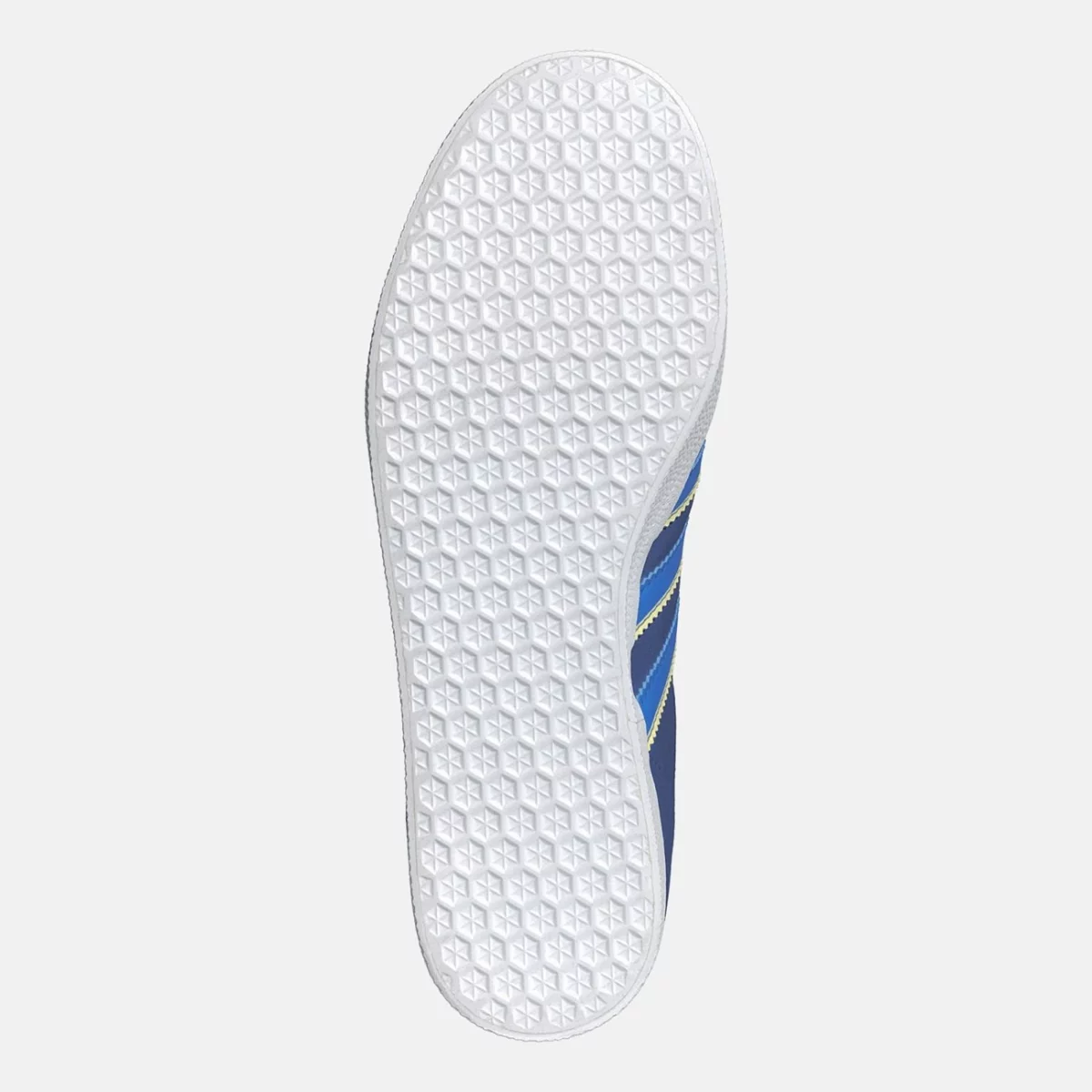 ie0439_4_footwear_photography_bottom-view_transparent-huge-665842c221072