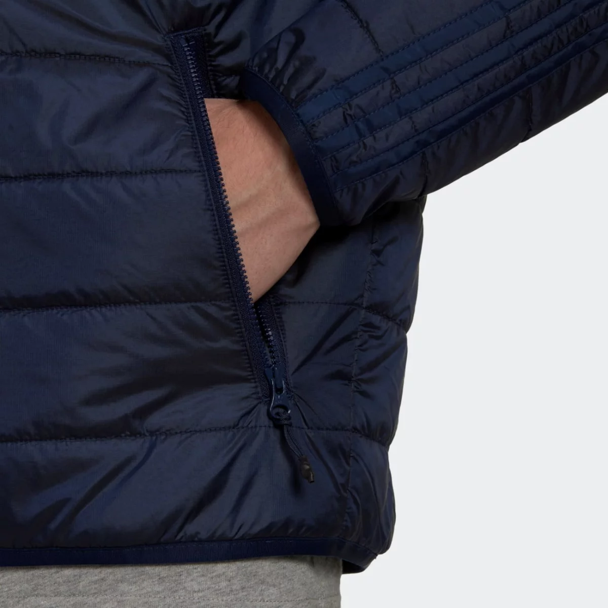 hl9210_7_apparel_on-model_detail-view-1_grey-huge-665793a0d0dd5