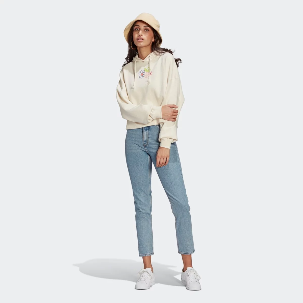 gp3495_app_on-model_walking_gradient-huge-665754756080e