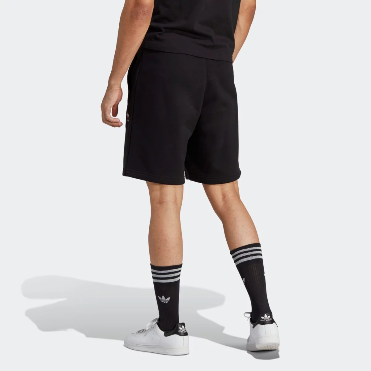 ia4901_4_apparel_on-model_back-view_grey-huge-6657a17aac725