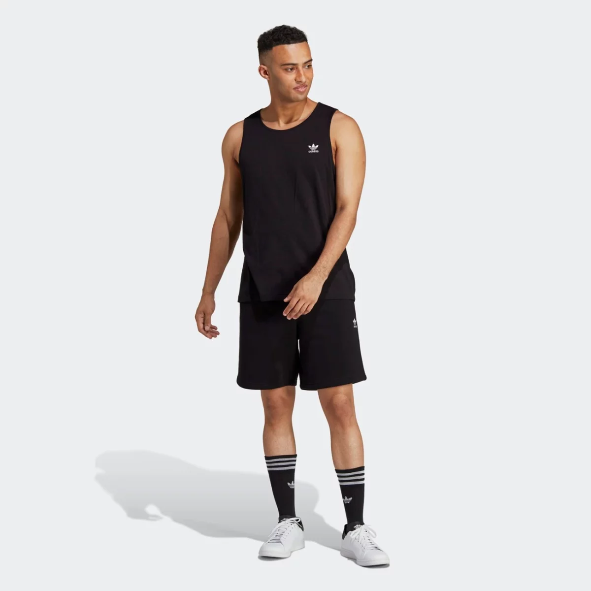 ia4901_5_apparel_on-model_walking-view_grey-huge-6657a17bf25f7
