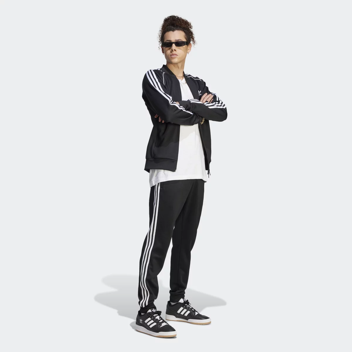 671772a3d5e54IM4545_6_APPAREL_On_Model_Walking_View_grey