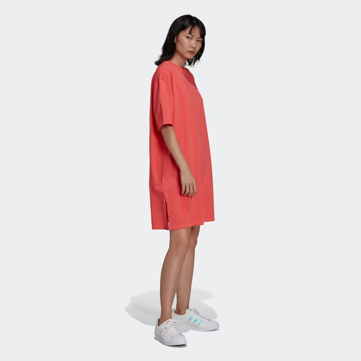 hc2043_app_on-model_walking_gradient-huge-665779d8e6505