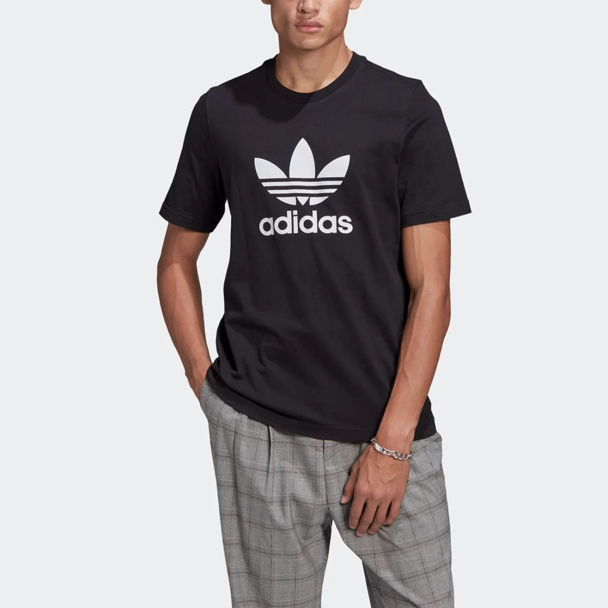 gn3462_app_on-model_front_gradient-huge-665753cf225cd