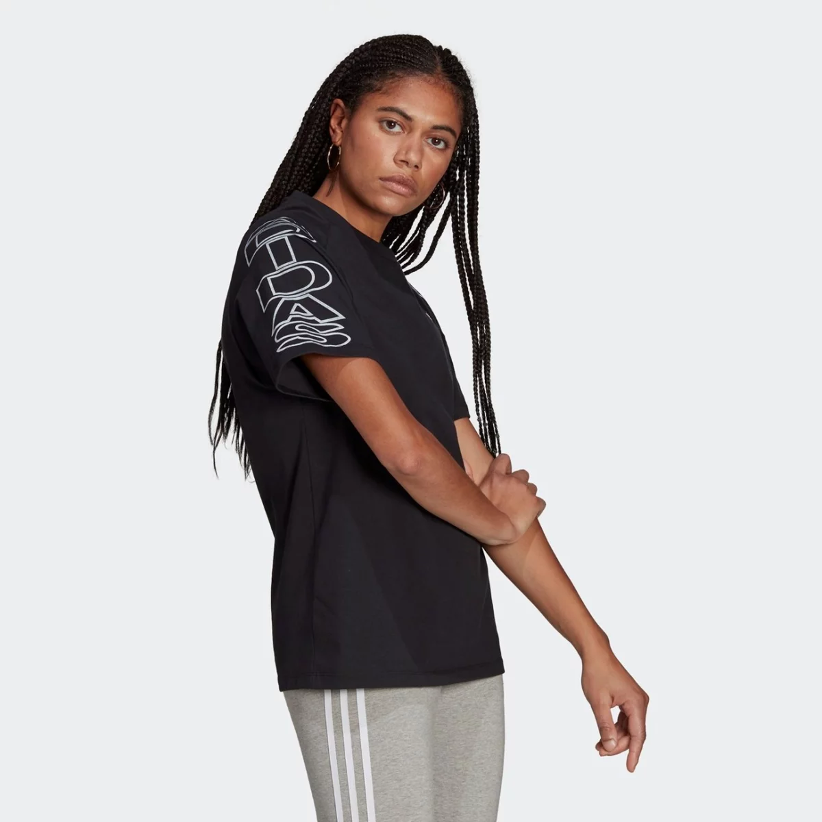 h15801_app_on-model_walking_gradient-huge-665761c31a596