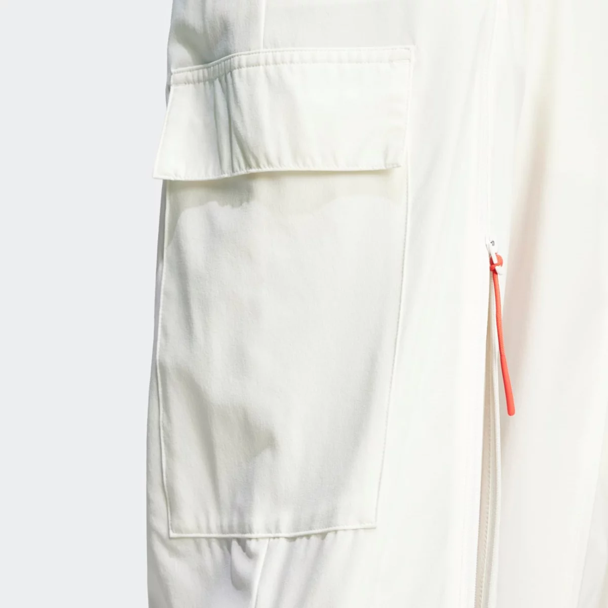 is0904_8_apparel_on-model_detail-view-2_grey-huge-6657b19844346