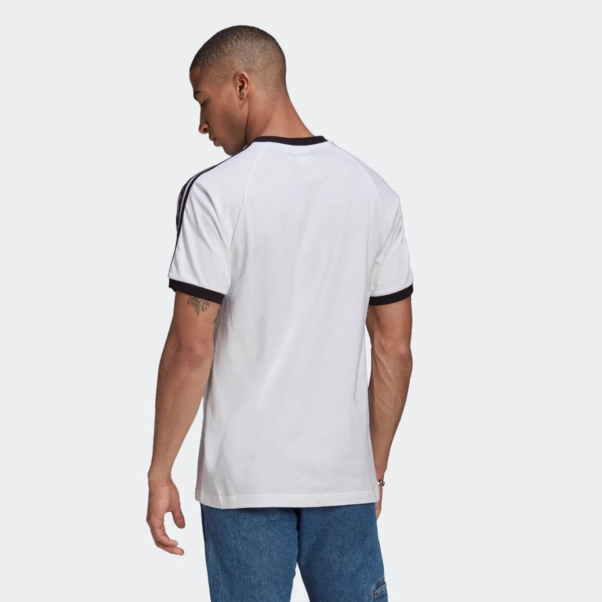 gn3494_app_on-model_back_gradient-huge-665777be9aebc