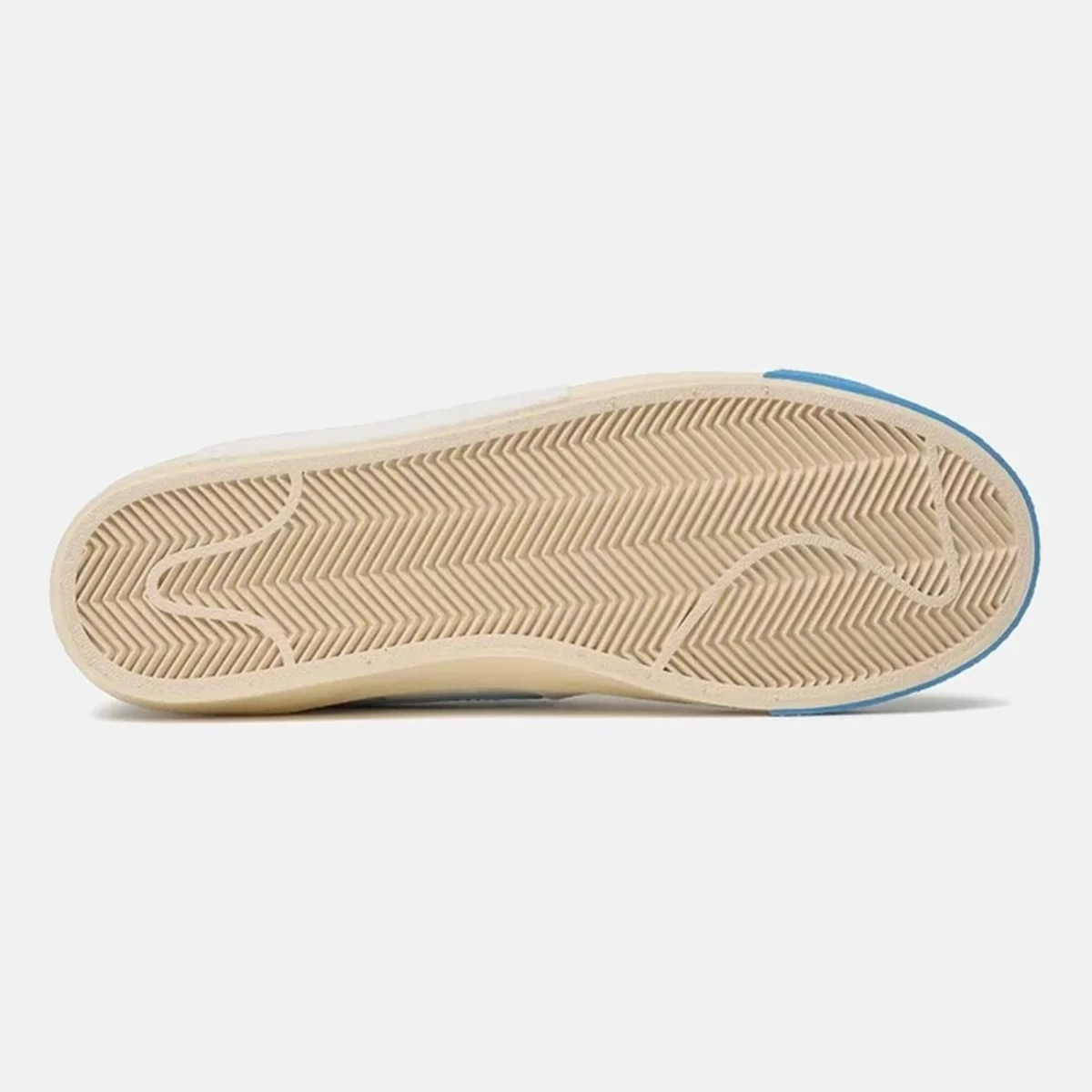 papoutsia-nike-blazer-mid-pro-club-dq7673-102-white-photo-blu-white-beach-0000302993956-2-huge-6661b0a6e4cce