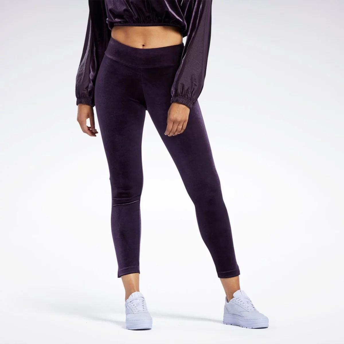 gr0372_app_on-model_standard_gradient-huge-66576687c1f60