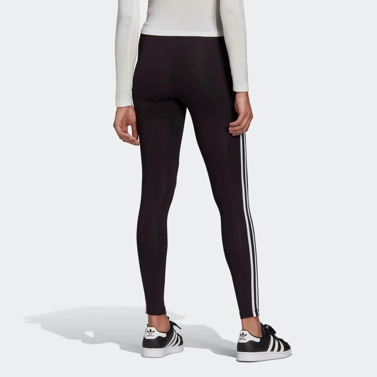 gn4504_app_on-model_back_gradient-huge-665752fb2d634
