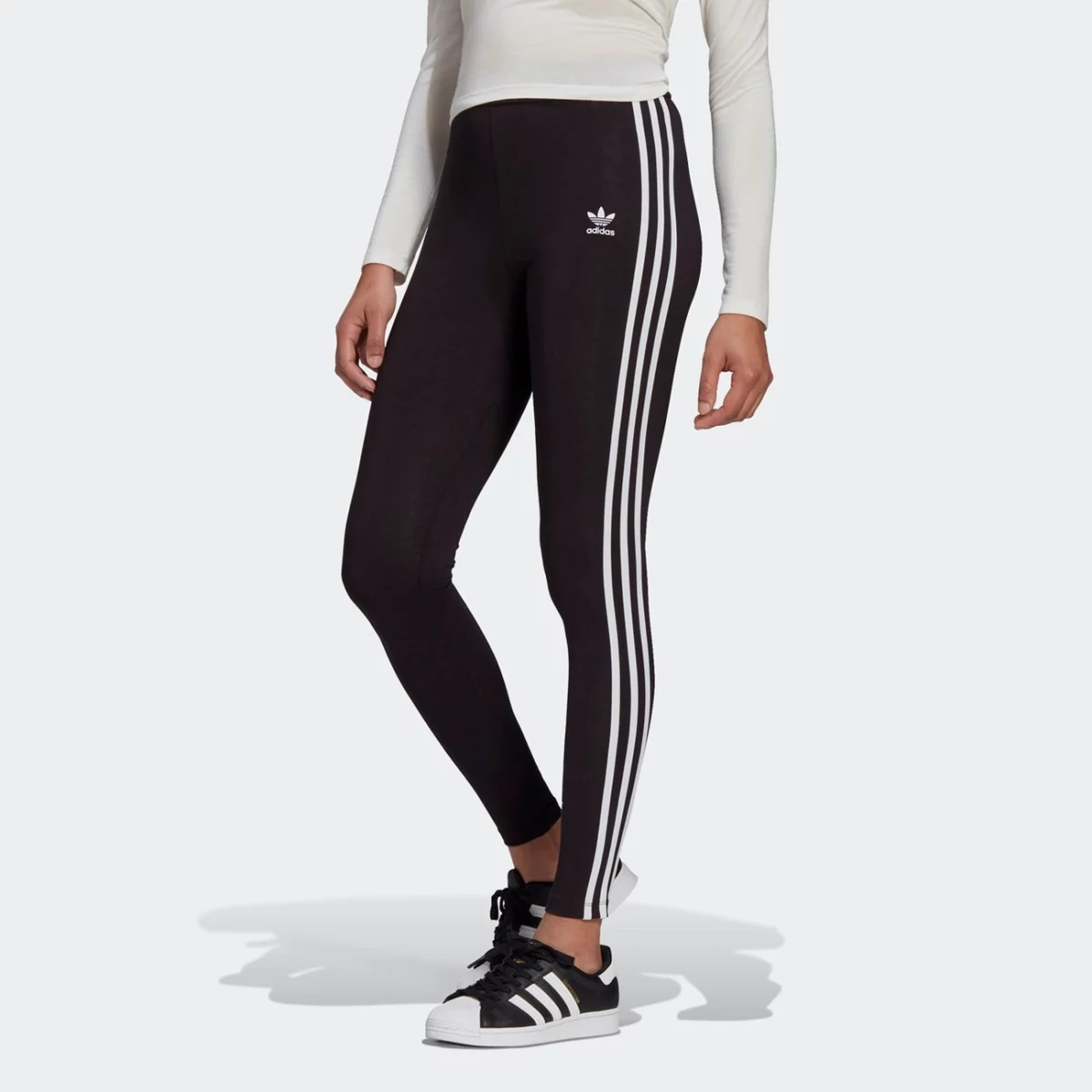 gn4504_app_on-model_standard_gradient-huge-665752f9c66bf
