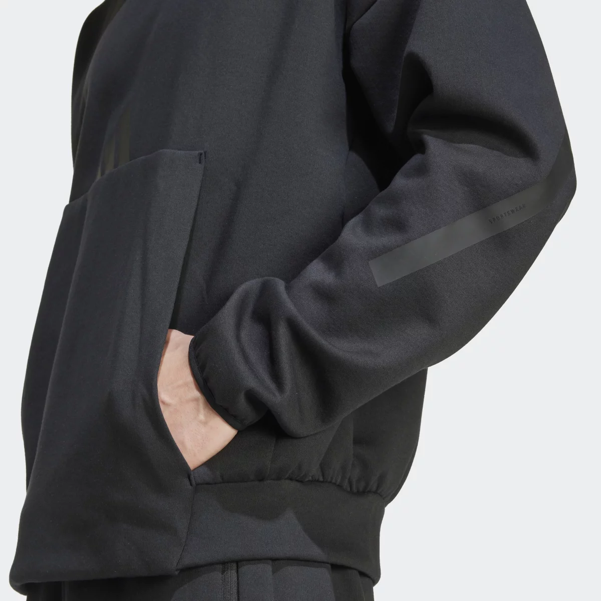 67402dbe5a9eaJE7537_9_APPAREL_On_Model_Detail_View_2_grey