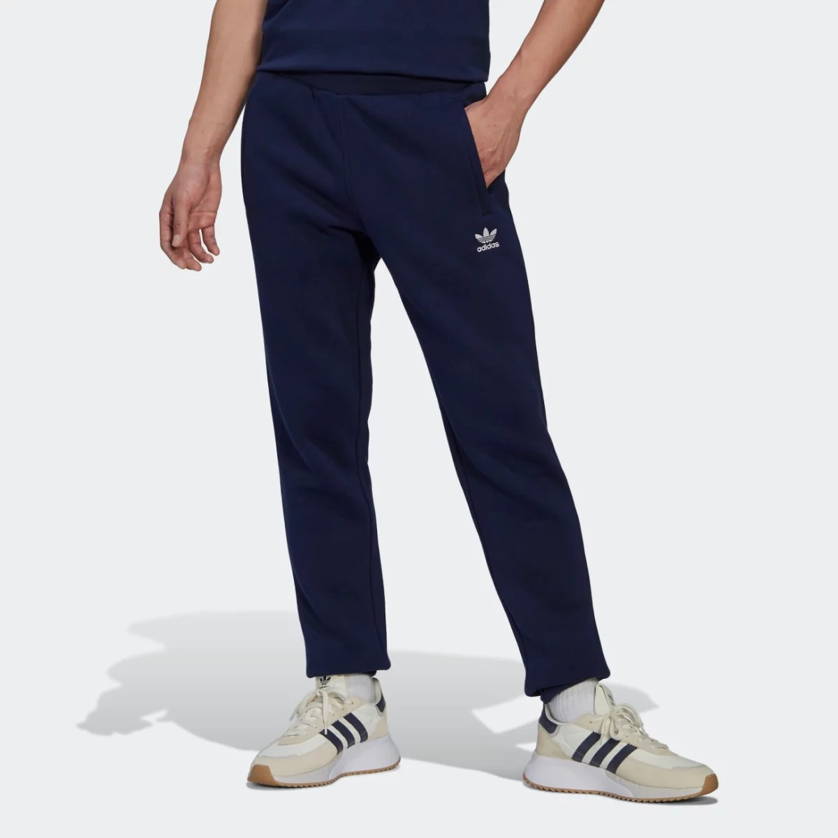 hk0107_3_apparel_on-model_standard-view_grey-huge-665793e4af1b5