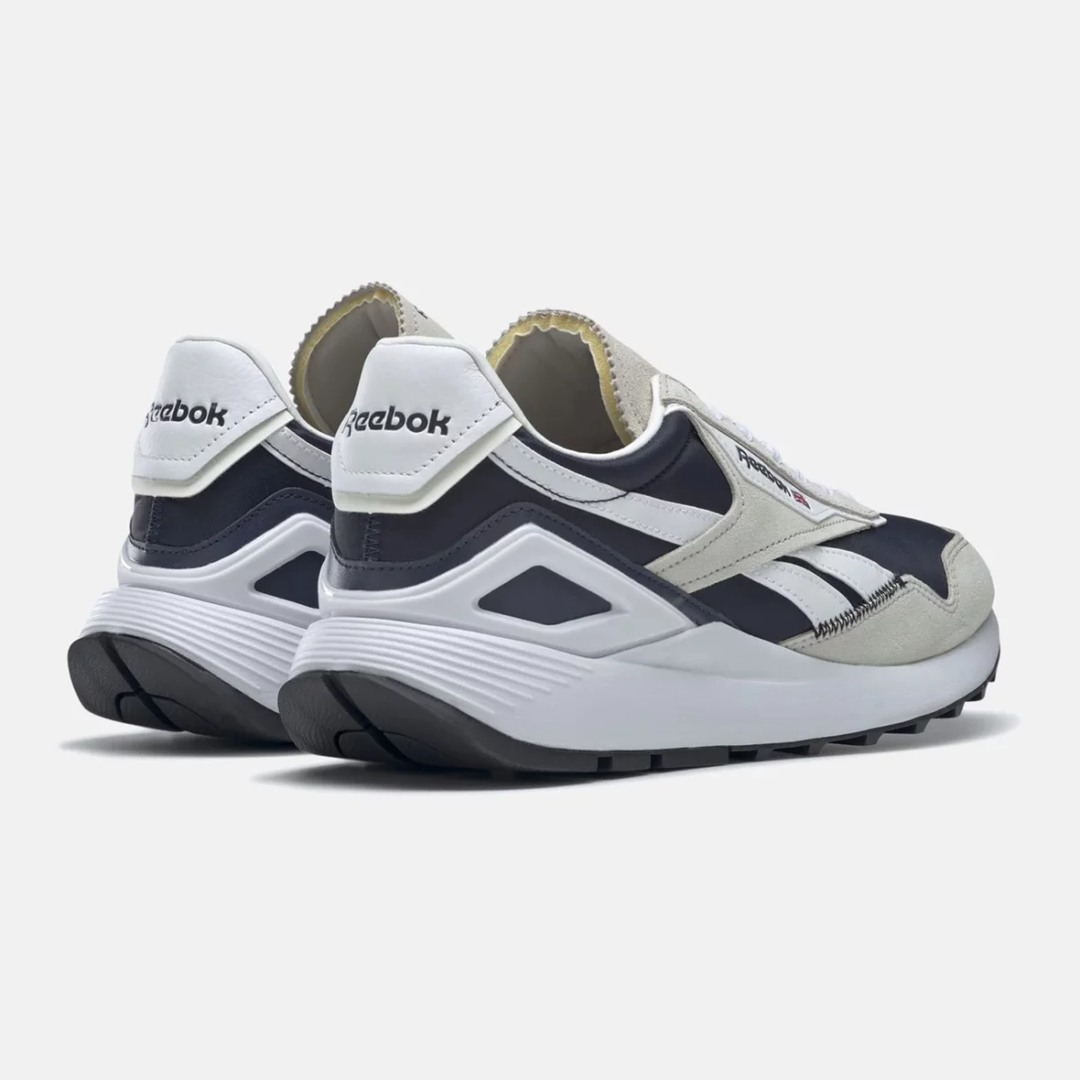 gx8768_6_footwear_photography_back-lateral-top-view_white-huge-66580b32ebf31