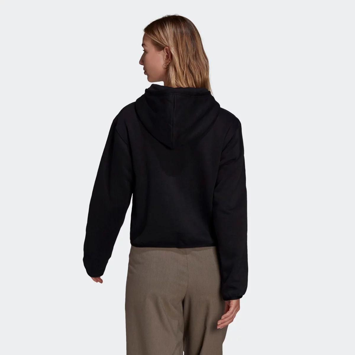 he4678_app_on-model_back_gradient-huge-66577646e5e27