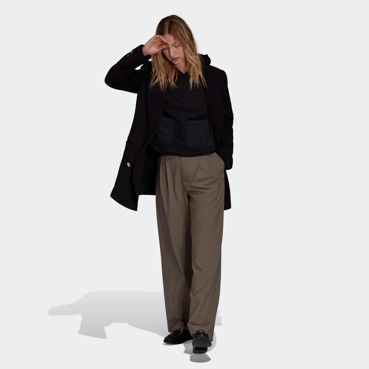 he4678_app_on-model_standard-outfit_gradient-huge-665776489288b