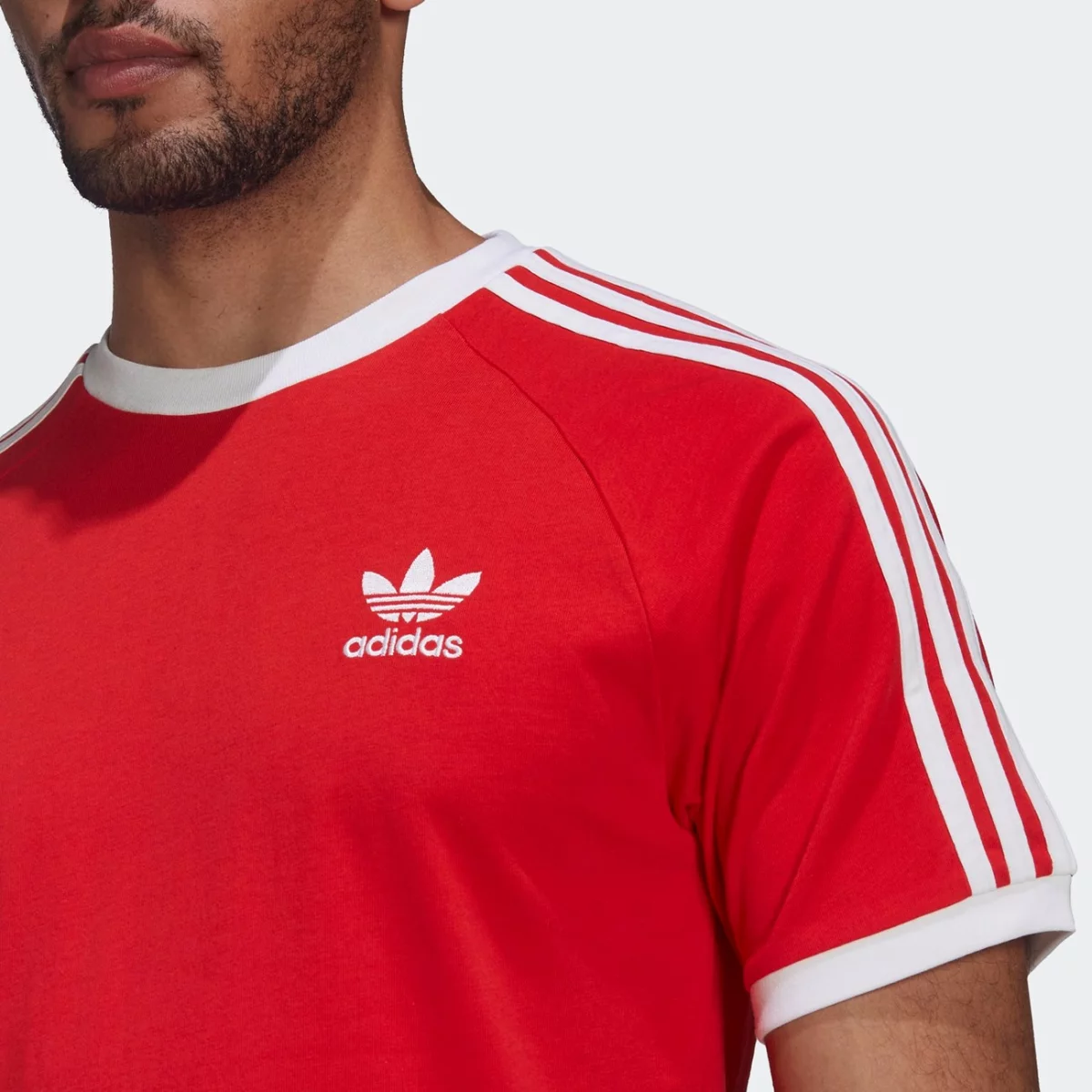 he9547_app_on-model_detail-1_gradient-huge-66577571bc1d3