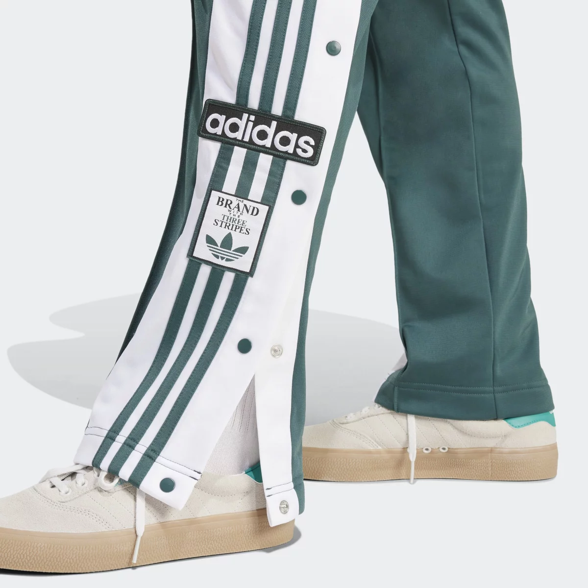 67404247e04cdIZ2761_7_APPAREL_On_Model_Detail_View_2_grey