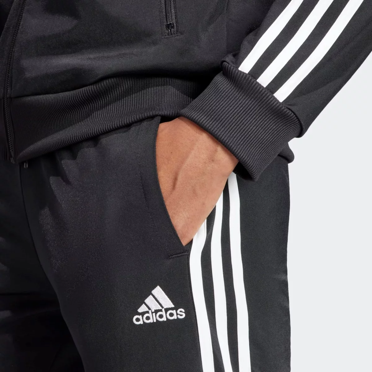 ij8781_8_apparel_on-model_detail-view-2_grey-huge-6657a52167f21