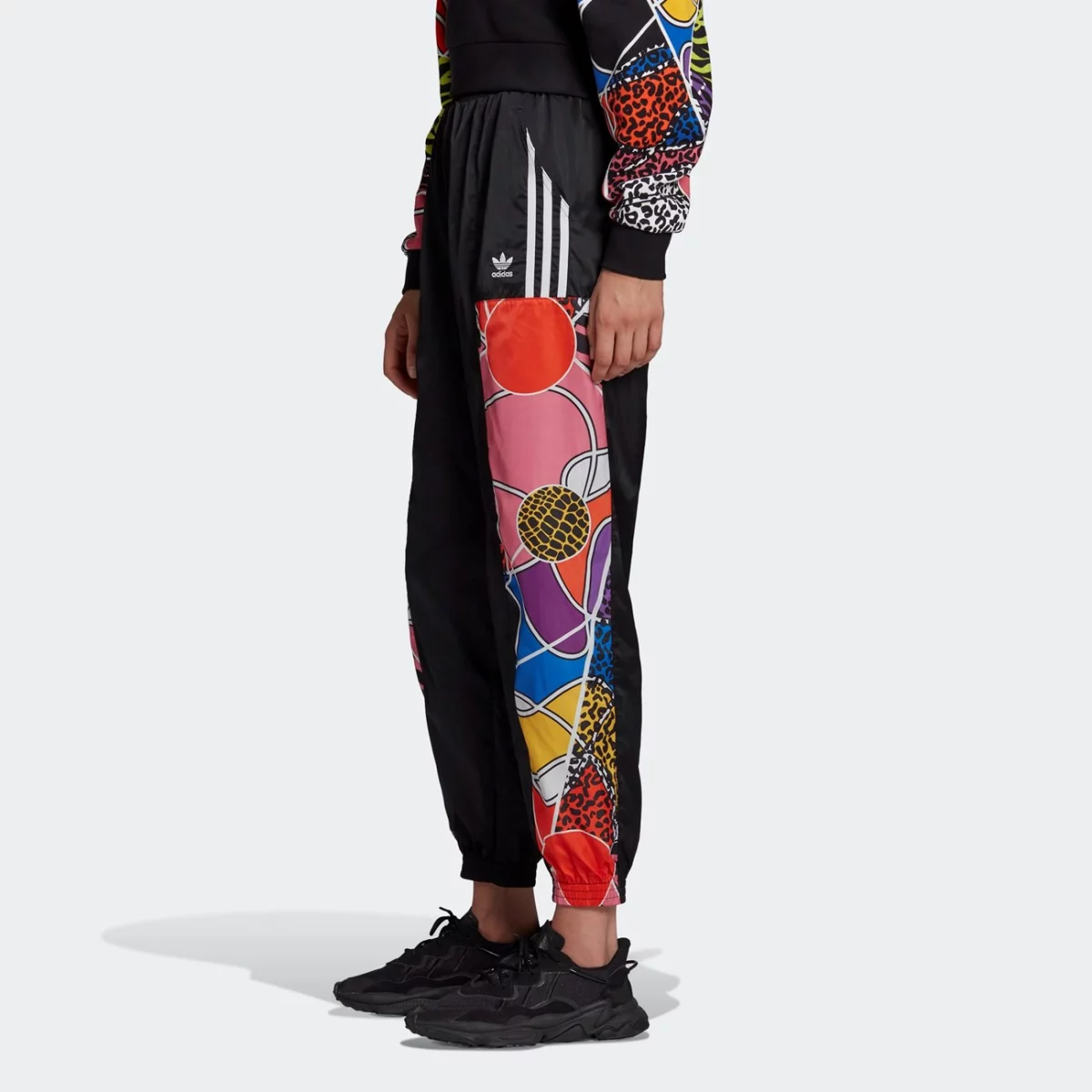 hc4468_app_on-model_side_gradient-huge-6657741886c0e