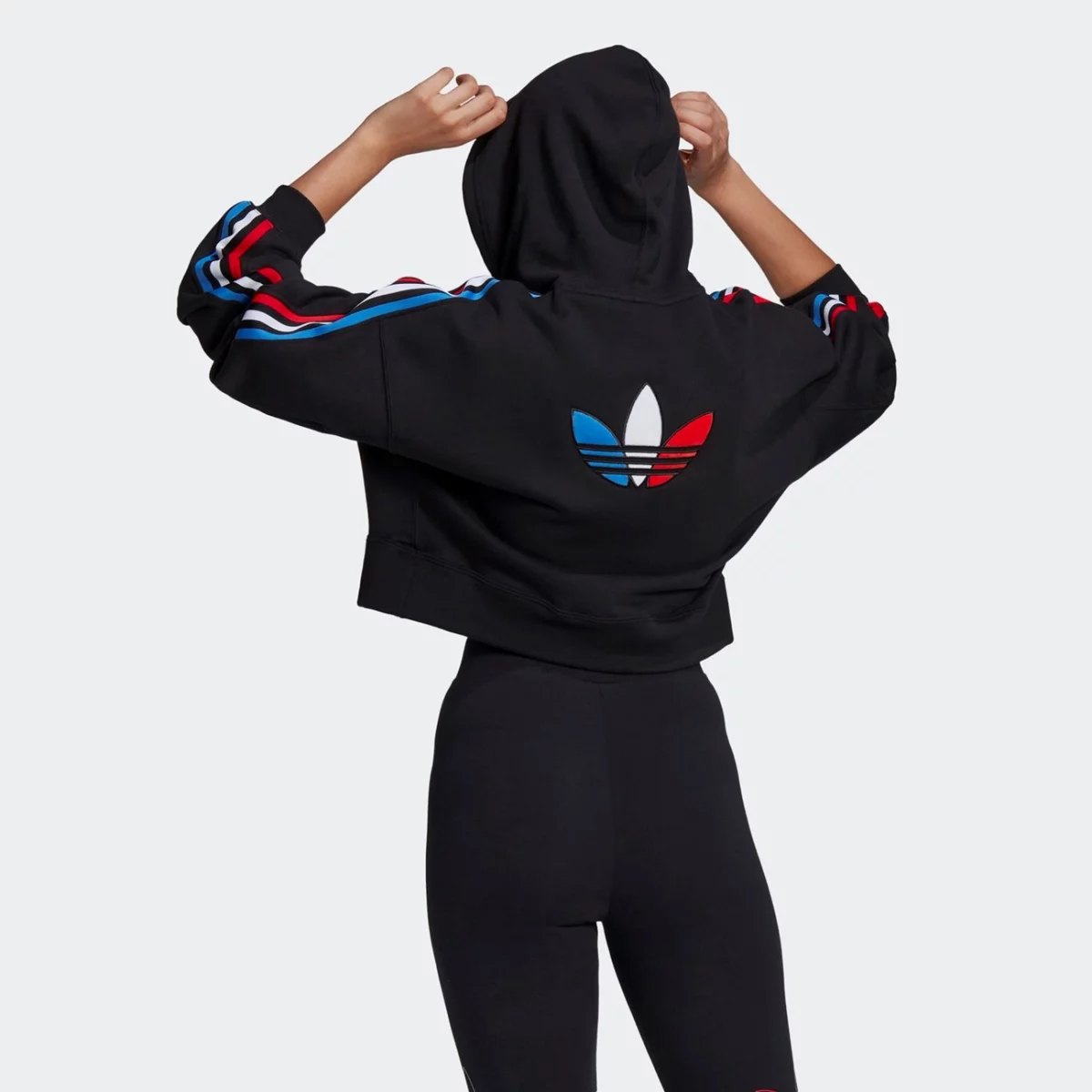 gn2853_app_on-model_back_gradient-huge-6657556129503