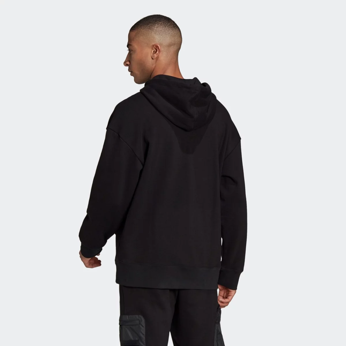 h11491_app_on-model_back_gradient-huge-6657639c8c016