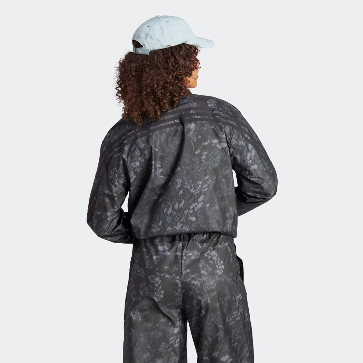im2456_5_apparel_on-model_back-view_grey-huge-6657a6c5e5b52