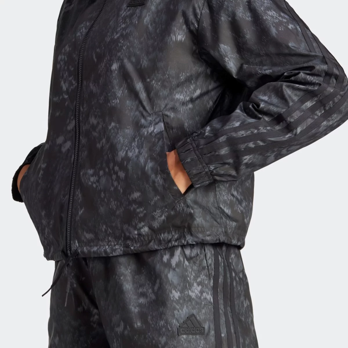 im2456_8_apparel_on-model_detail-view-2_grey-huge-6657a6cb8fa9f