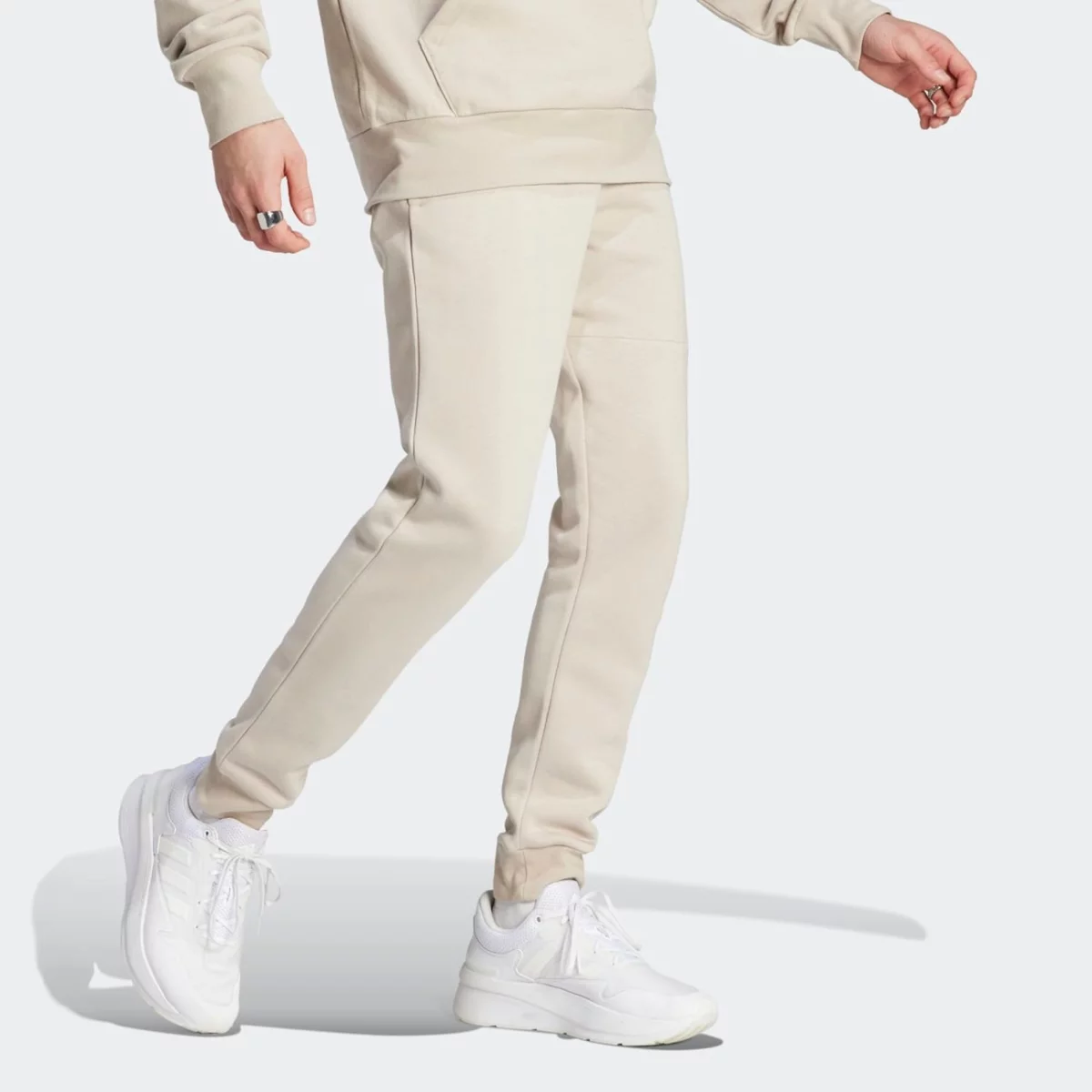 ij8903_5_apparel_on-model_walking-view_grey-huge-6657a658eadff