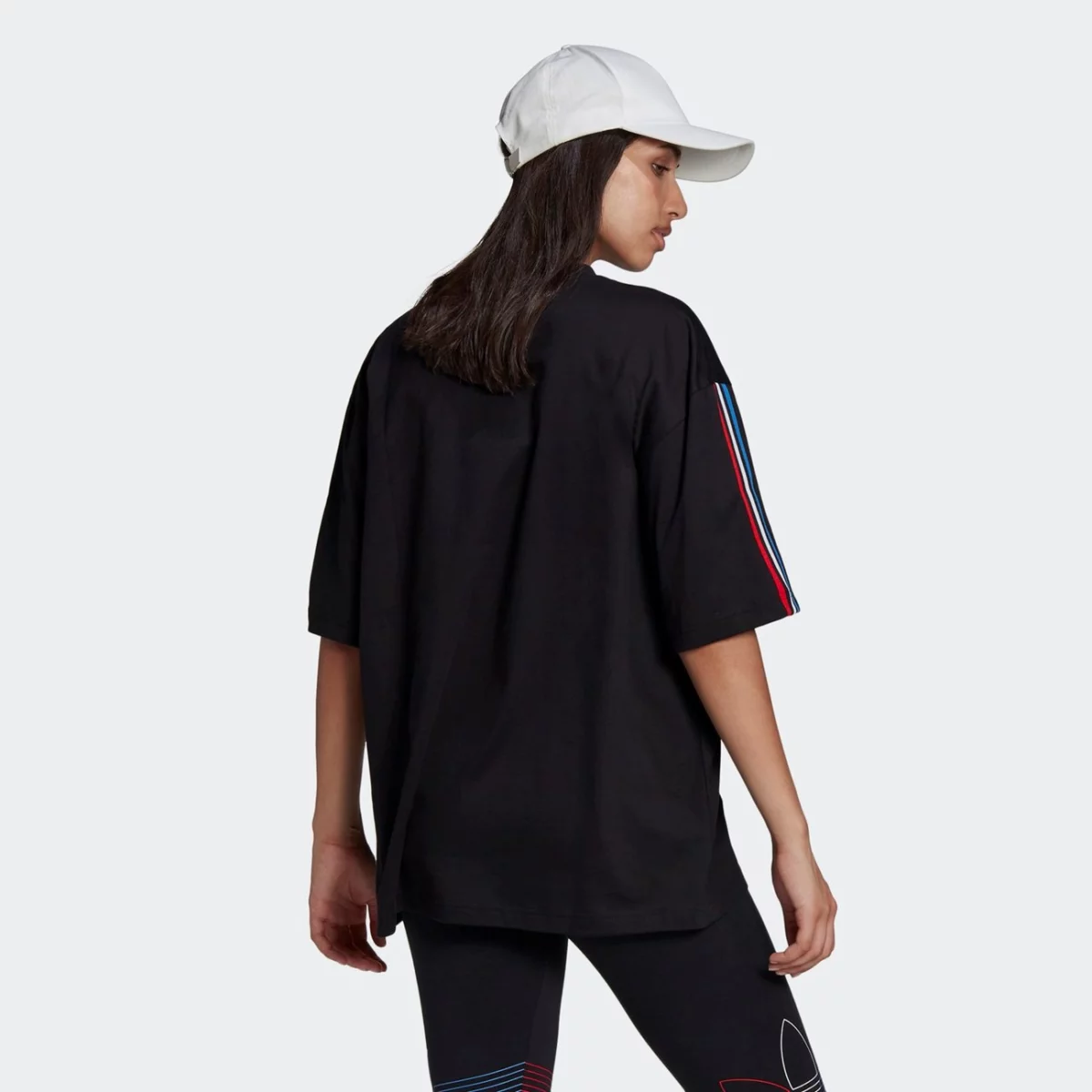 gn2839_app_on-model_back_gradient-huge-6657556b8793c